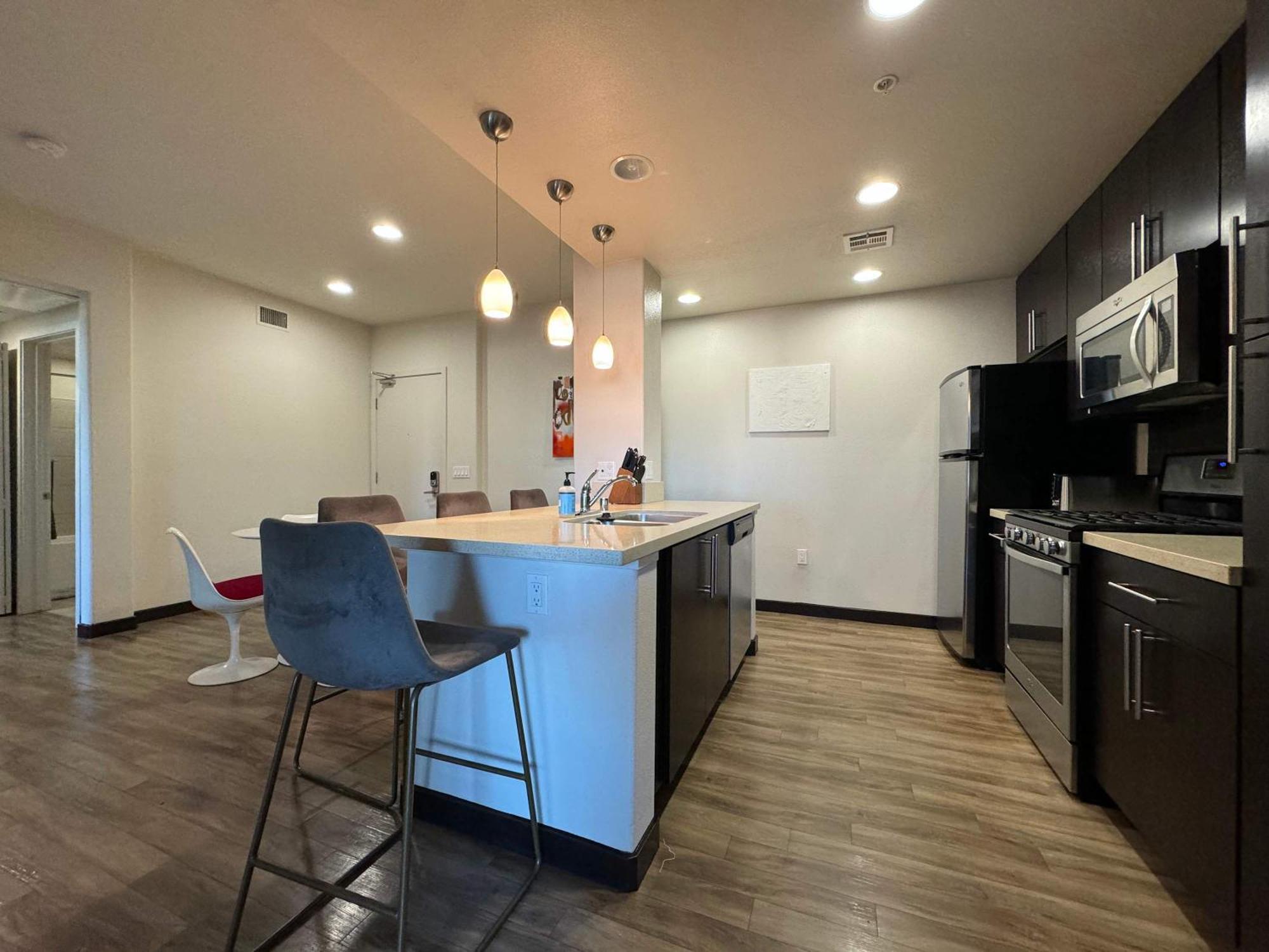 2br Weho Mid Century Lux Apartment